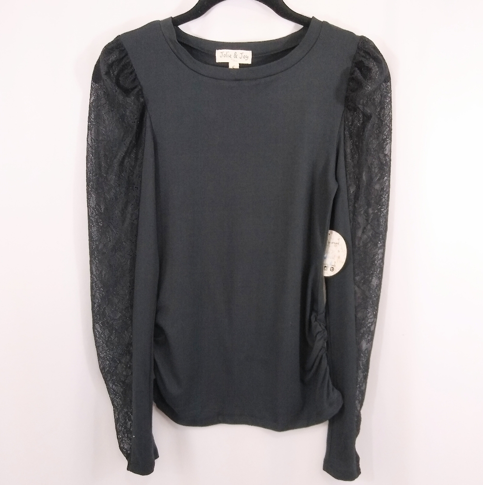 3/$15 NWT Jolie and Joy black lace sleeve top